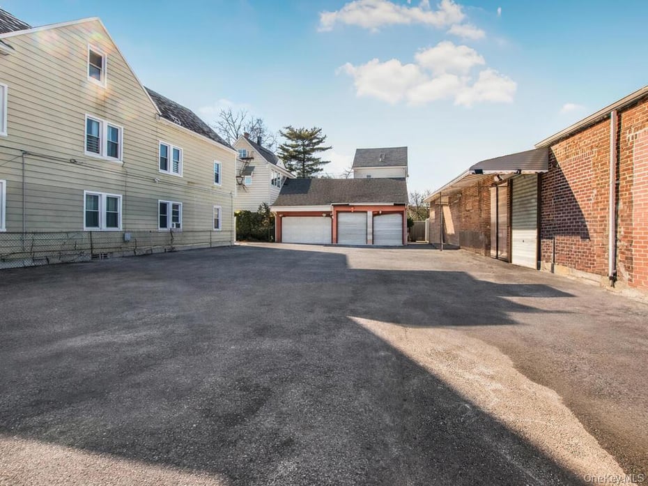 200 W 1st Street Photo 30