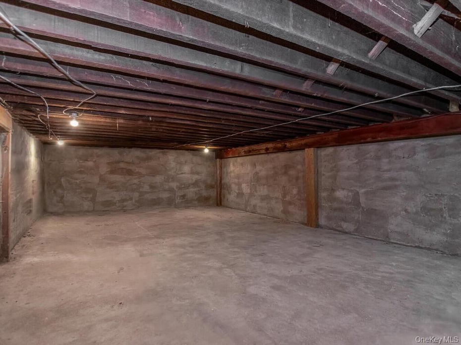 200 W 1st Street Photo 17