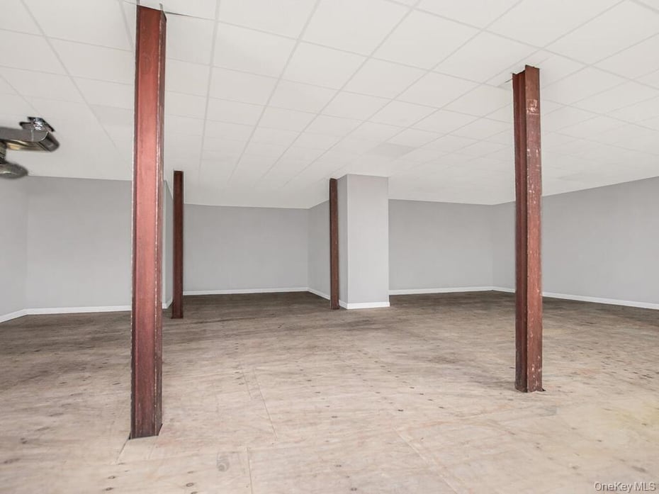 200 W 1st Street Photo 9