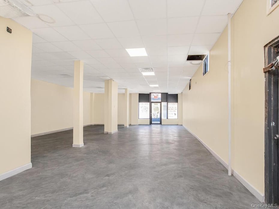 200 W 1st Street Photo 3