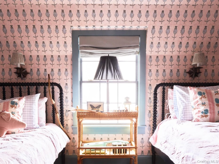 259 Westchester Avenue Photo 9