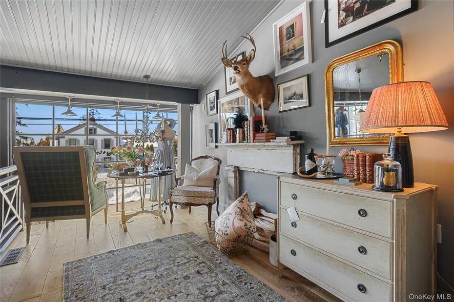 259 Westchester Avenue Photo 5