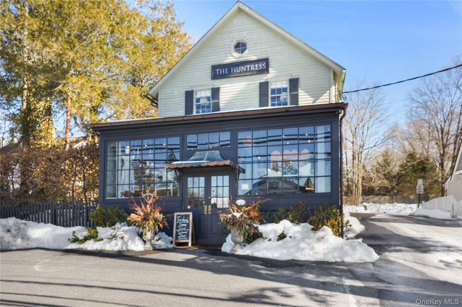 259 Westchester Avenue Photo 1