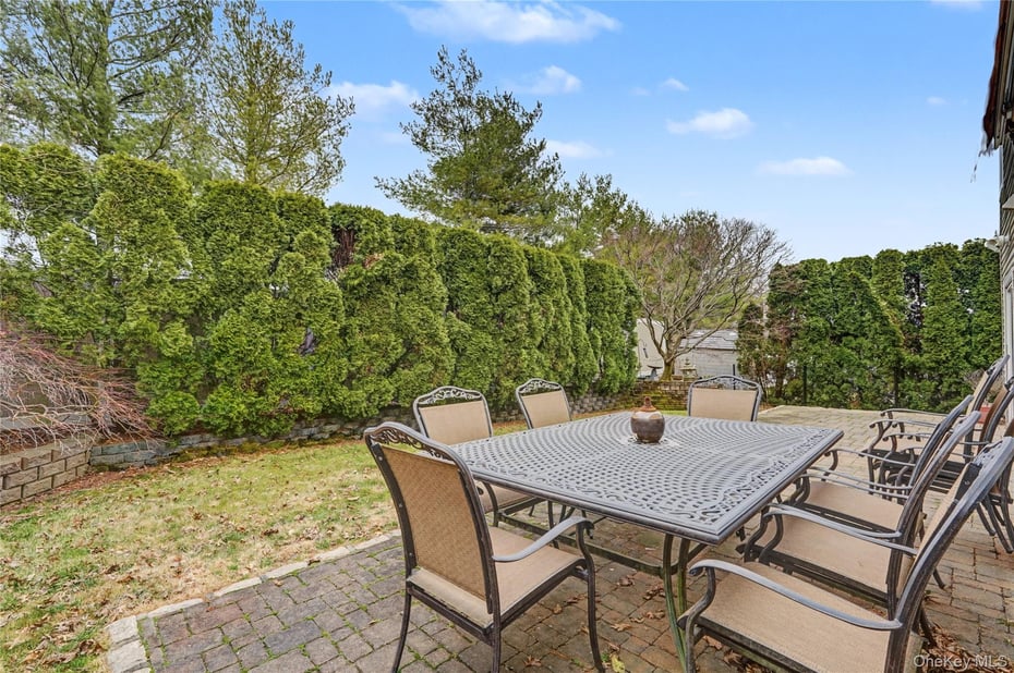 25 Joyce Road Photo 25