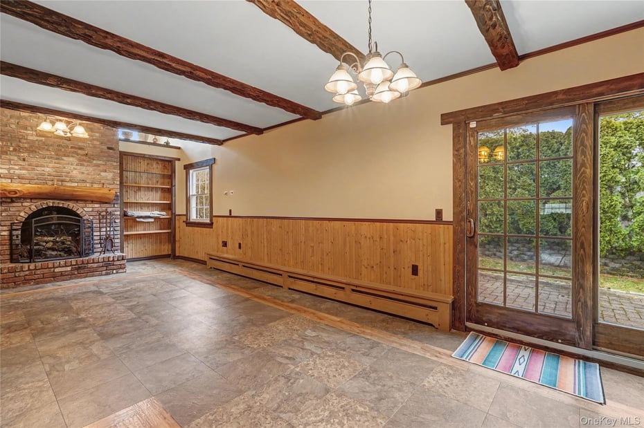 25 Joyce Road Photo 8