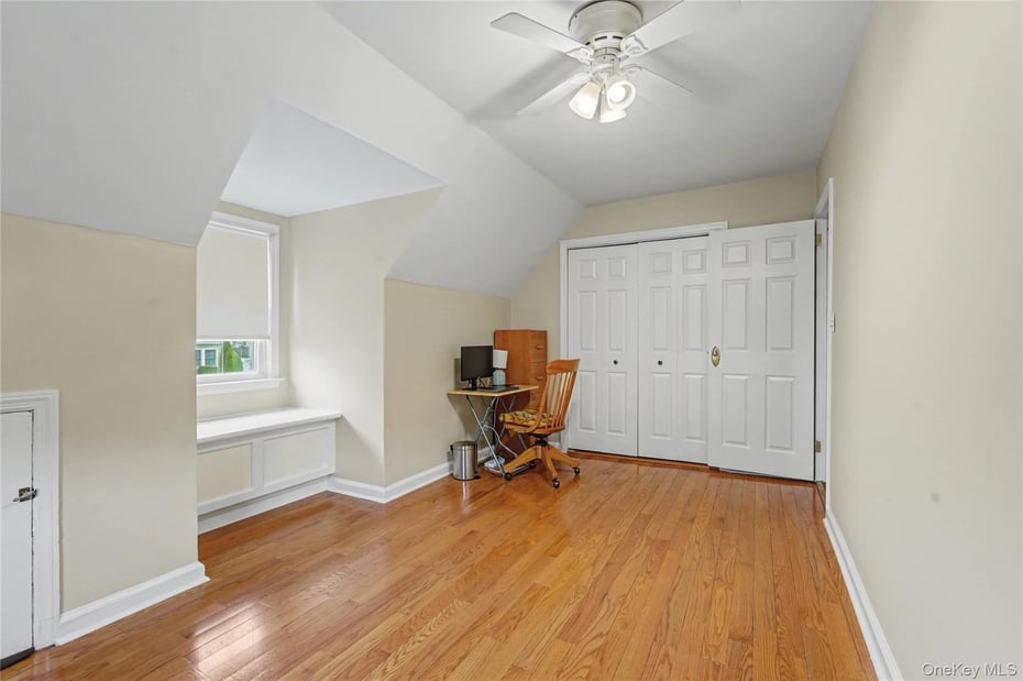 25 Joyce Road Photo 15