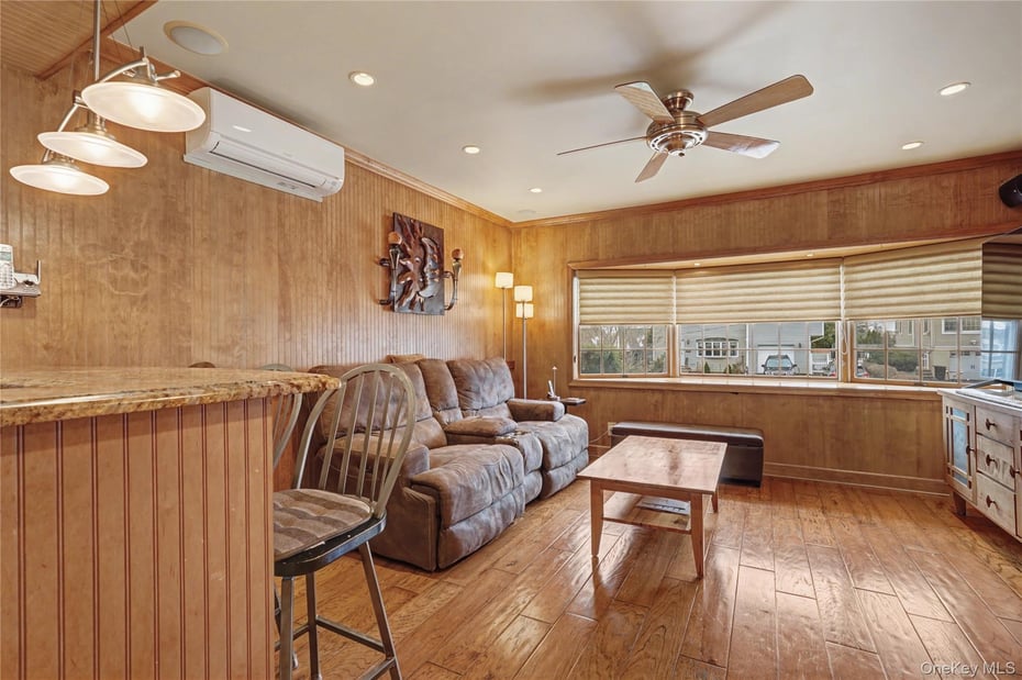 25 Joyce Road Photo 3