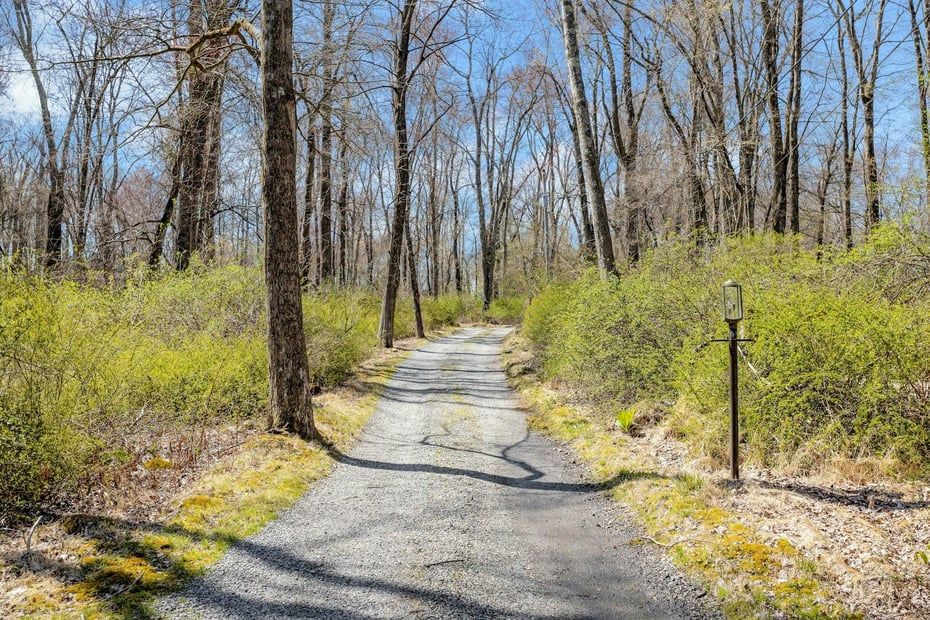 20 Schoolhouse Road Photo 33