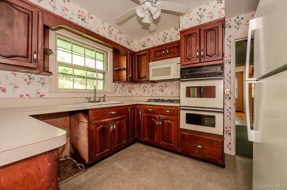 44 Emery Street Photo 9