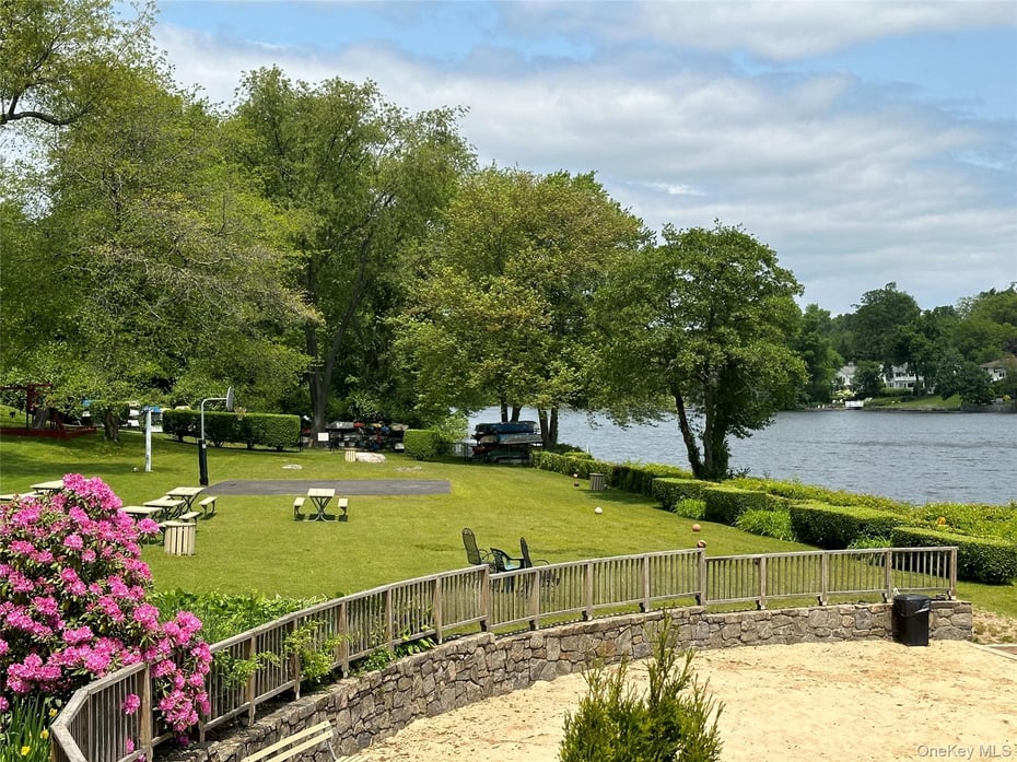 25 Manchester Road  #B-23 Photo 23