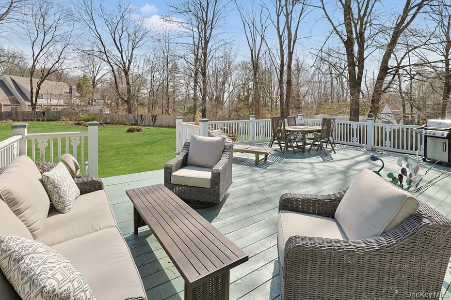 280 Bedford Road Photo 31