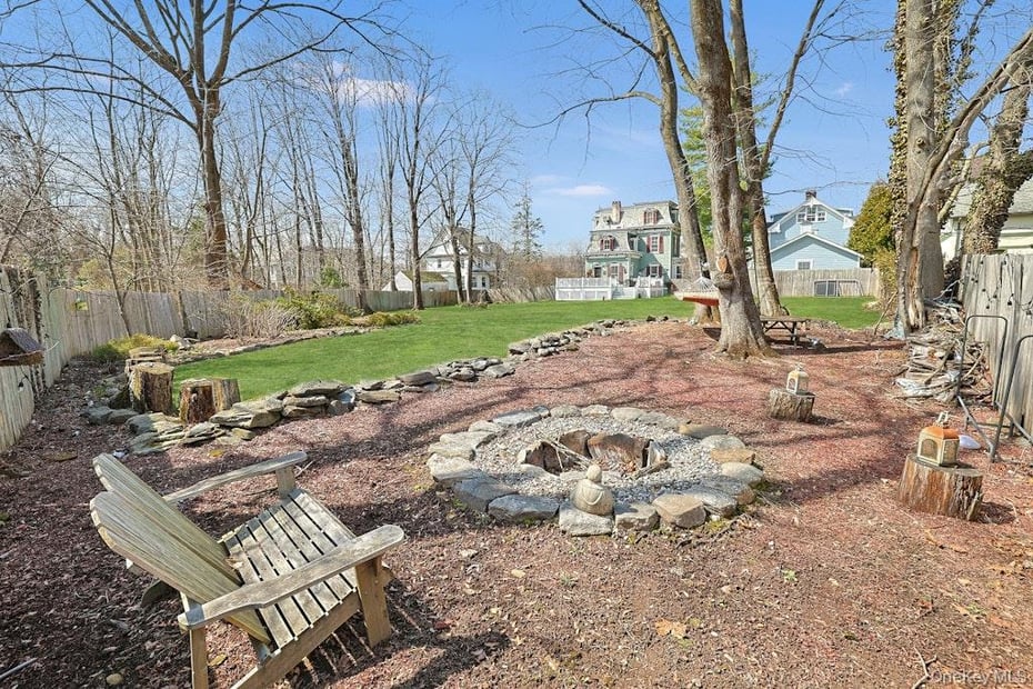 280 Bedford Road Photo 37