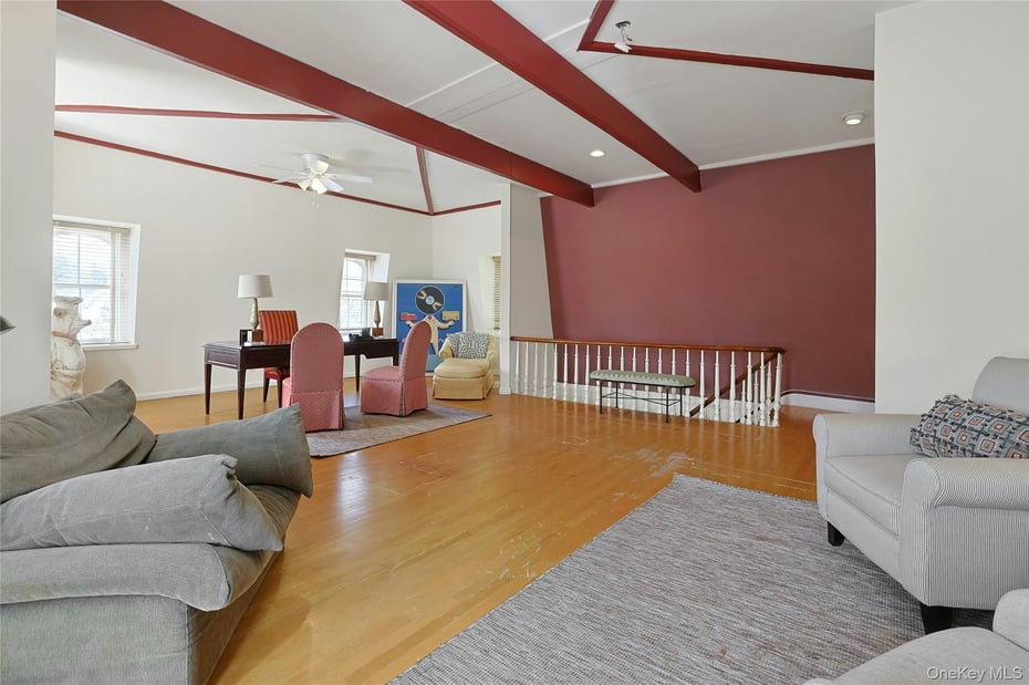280 Bedford Road Photo 27