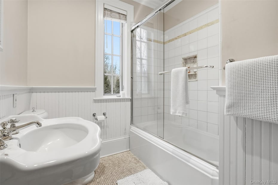 5 Rock Shelter Photo 26