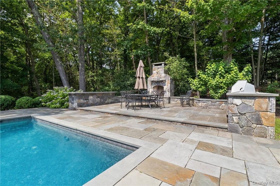 5 Rock Shelter Photo 2