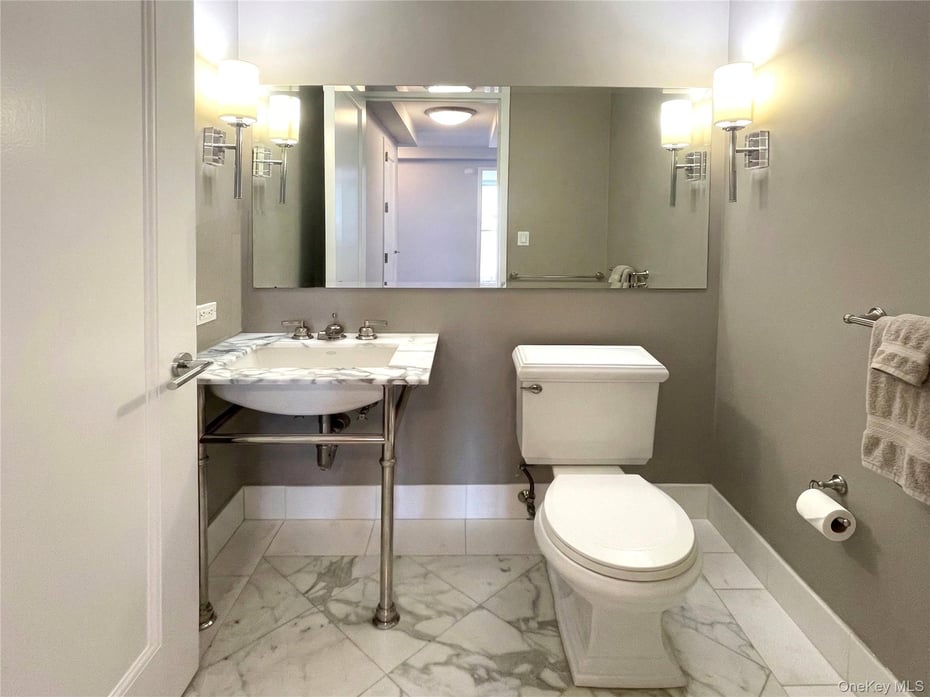 10 City Place  #26E Photo 7
