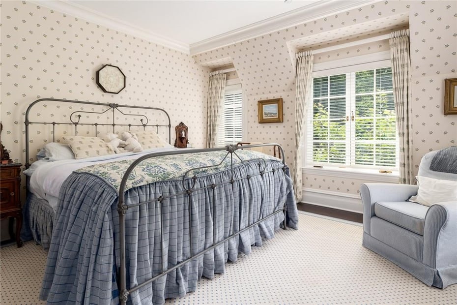 17 Cowdray Park Drive Photo 22