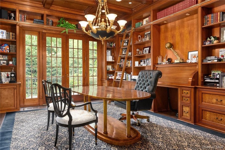 17 Cowdray Park Drive Photo 13