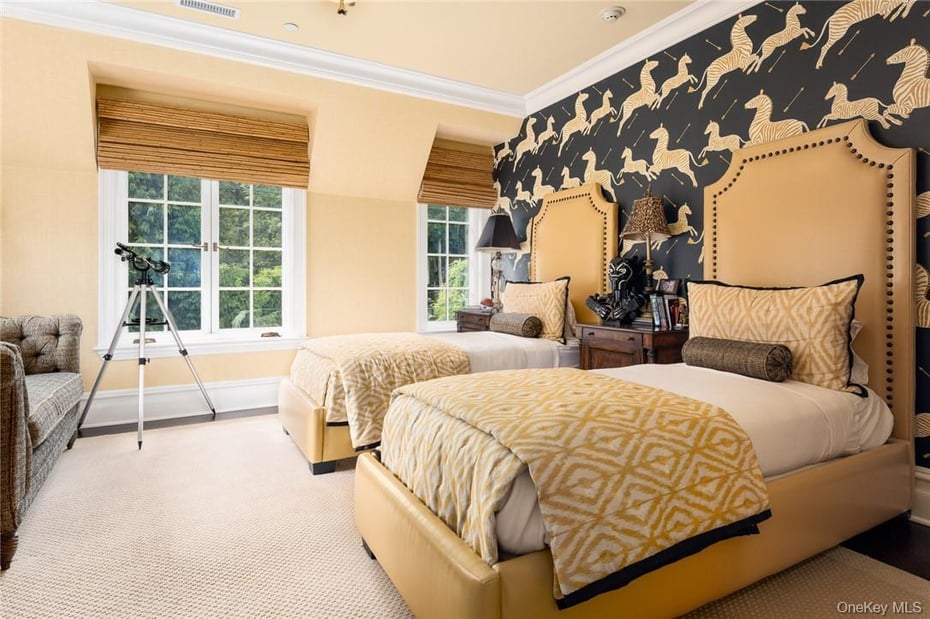 17 Cowdray Park Drive Photo 22