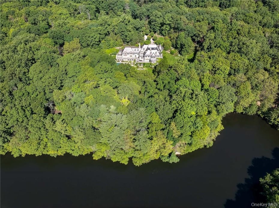 17 Cowdray Park Drive Photo 36