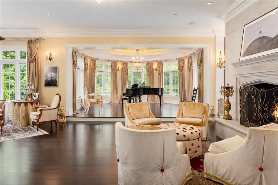 17 Cowdray Park Drive Photo 4