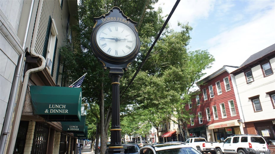 36 Main Street Photo 32