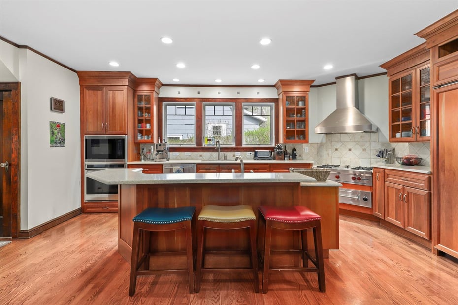 184 Dante Avenue Photo 8