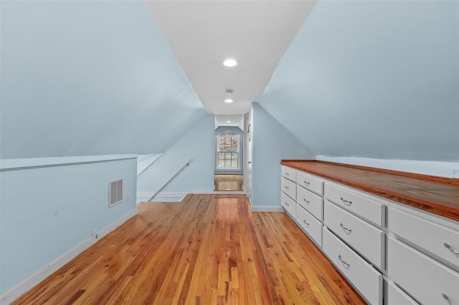 184 Dante Avenue Photo 24