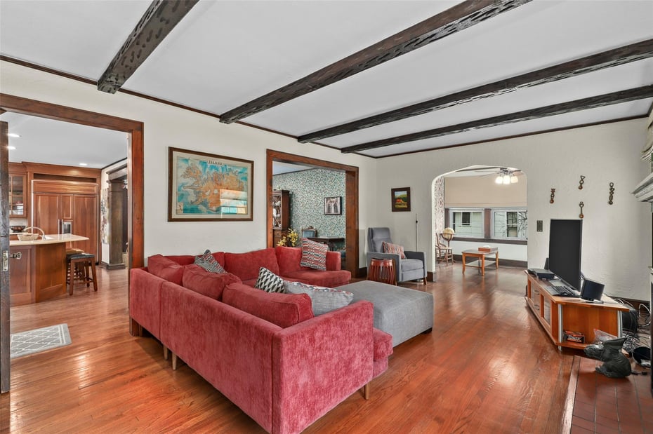 184 Dante Avenue Photo 3