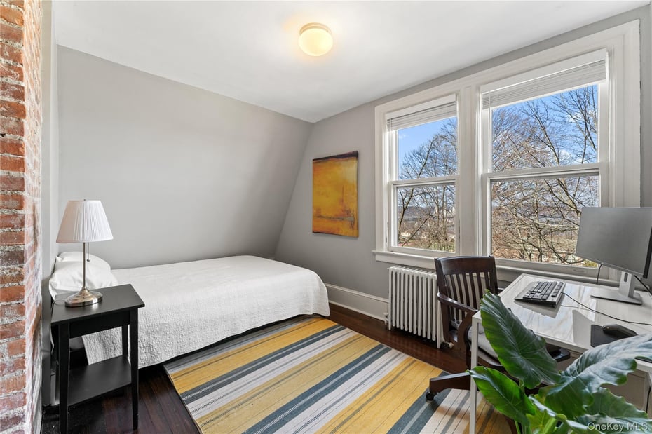 91 Grove Street Photo 16