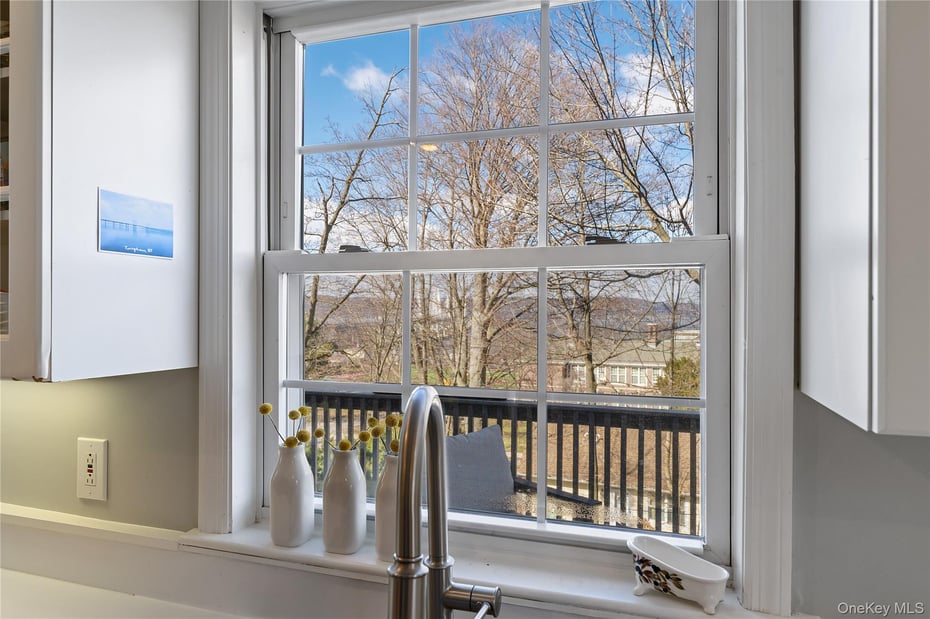 91 Grove Street Photo 9