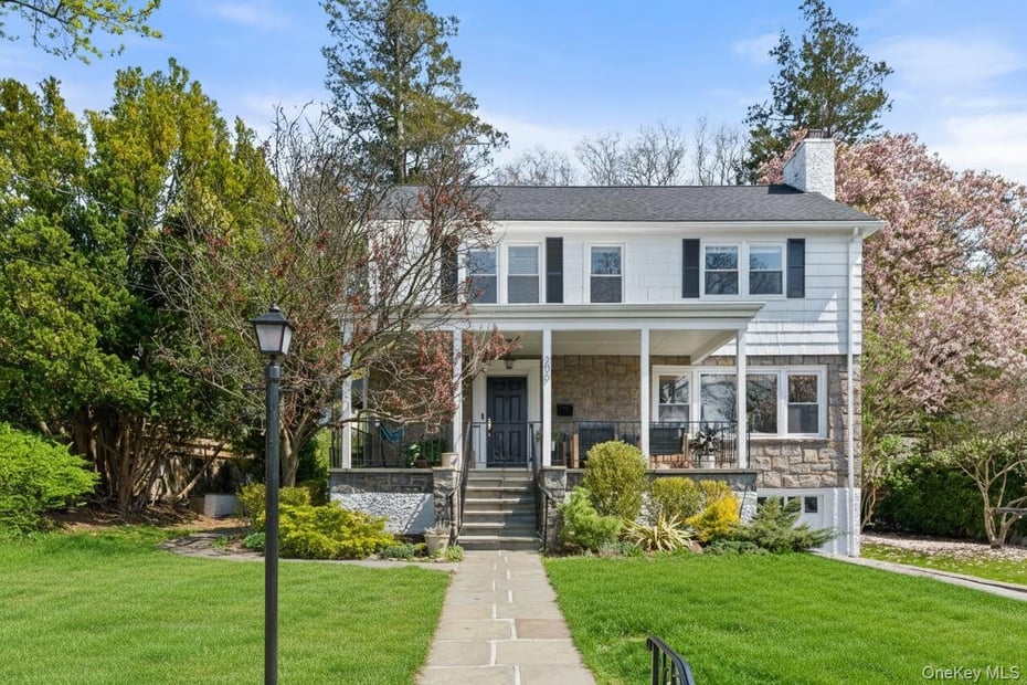 206 Palisade Avenue Photo 1