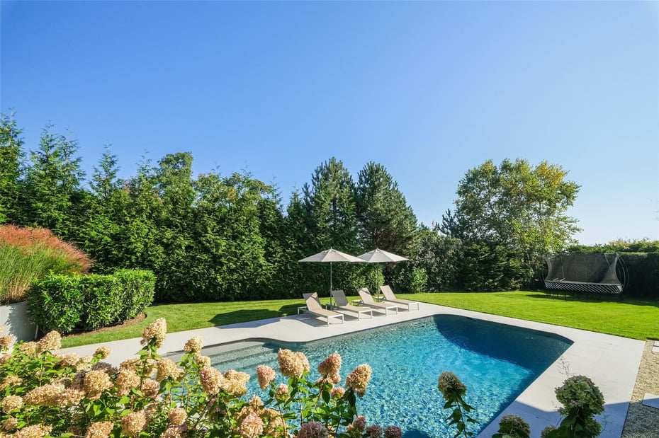 1070 Nine Acres Lane Photo 4
