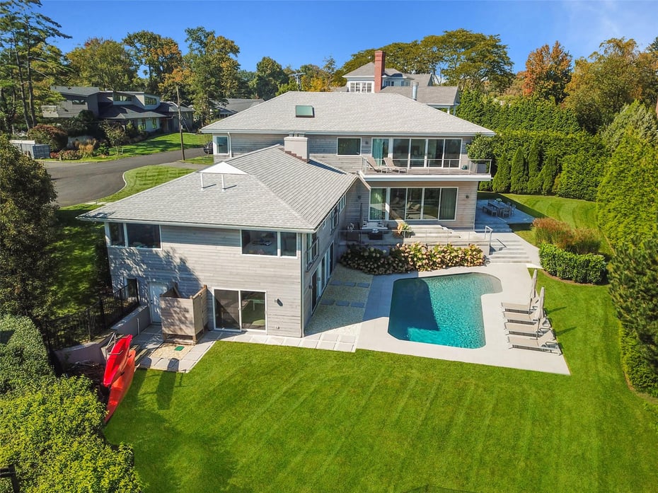 1070 Nine Acres Lane Photo 3