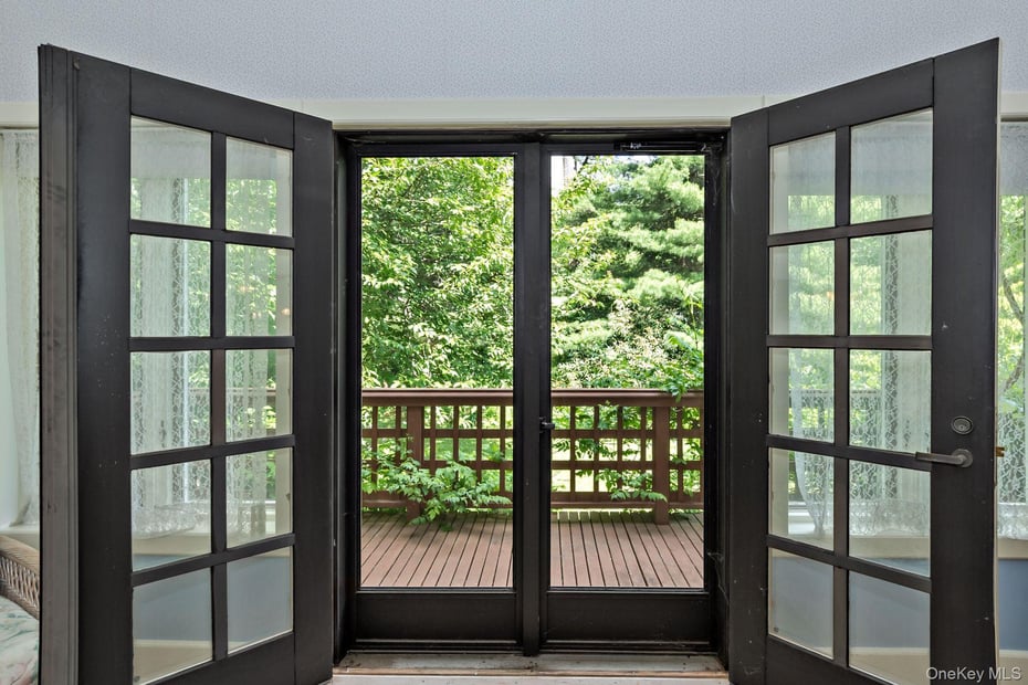 99 Moseman Avenue Photo 32