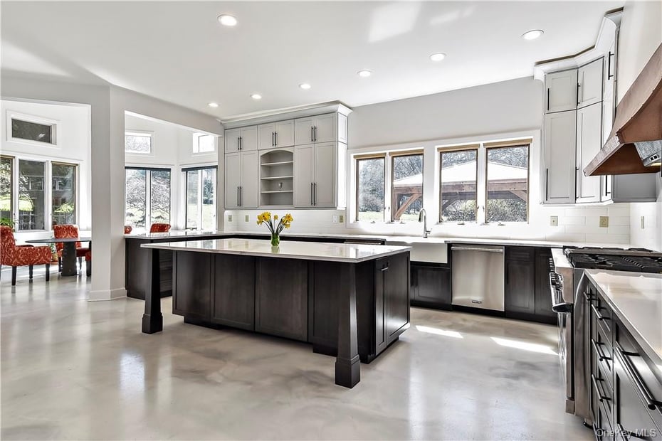 99 Moseman Avenue Photo 21