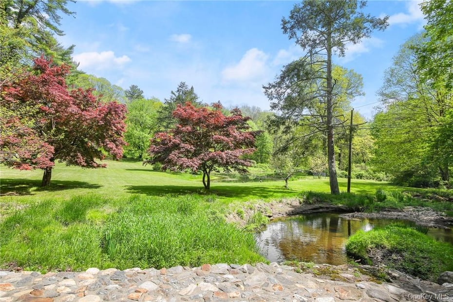 99 Moseman Avenue Photo 7