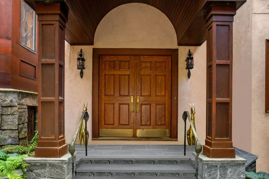 99 Moseman Avenue Photo 9