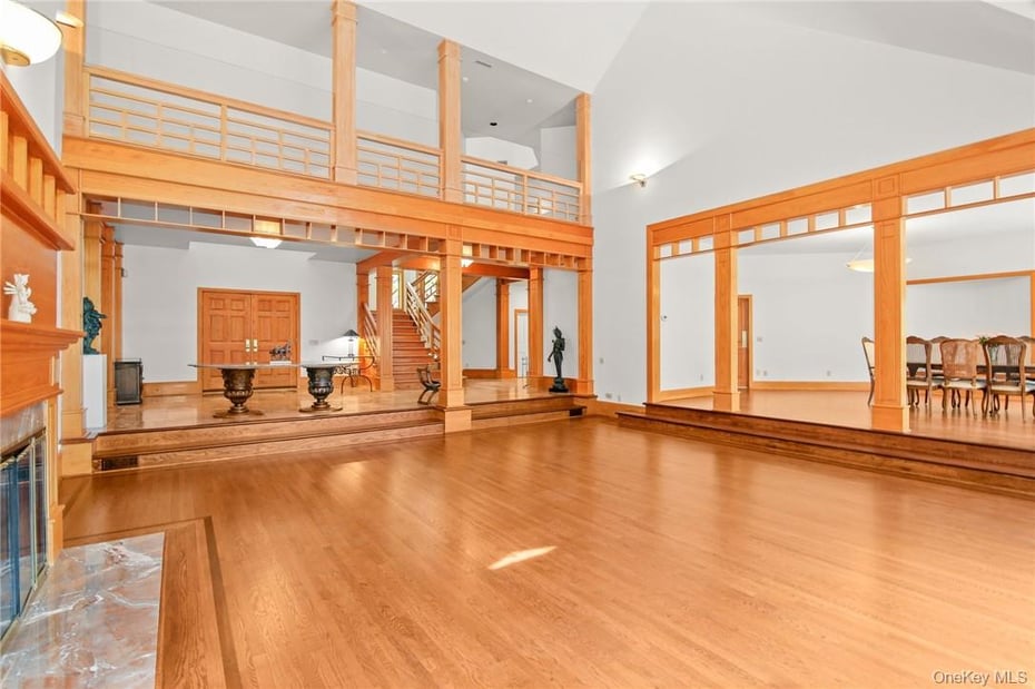 99 Moseman Avenue Photo 17