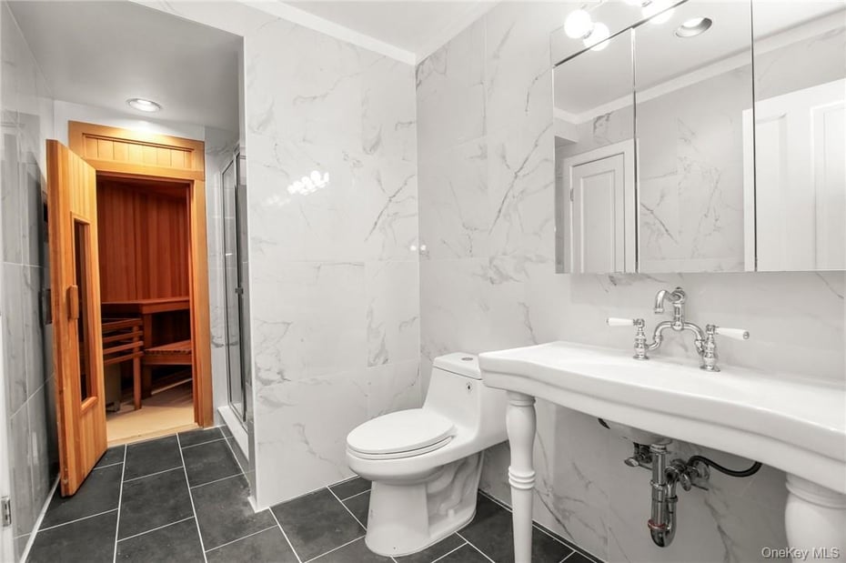 99 Moseman Avenue Photo 35