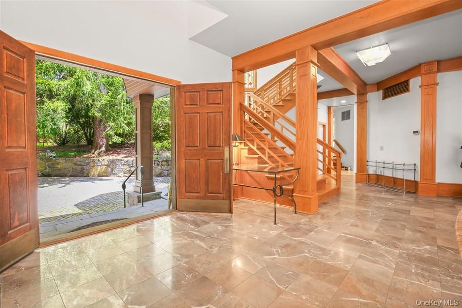 99 Moseman Avenue Photo 10