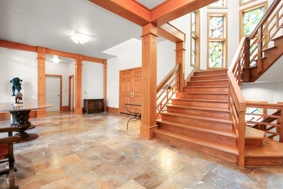 99 Moseman Avenue Photo 11