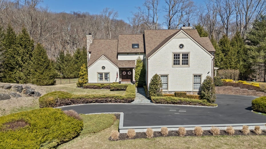 2 Apple Orchard Lane Photo 4