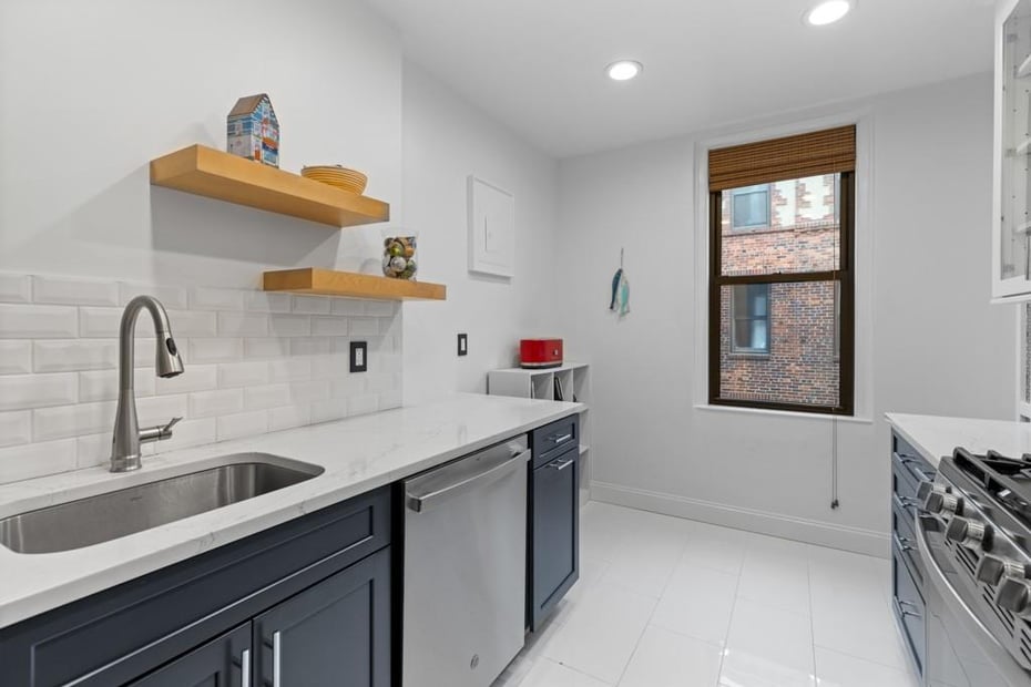 11 Columbia Avenue  #C1 Photo 5