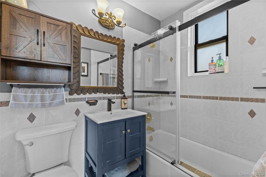 60 Barker Street  #317 Photo 14