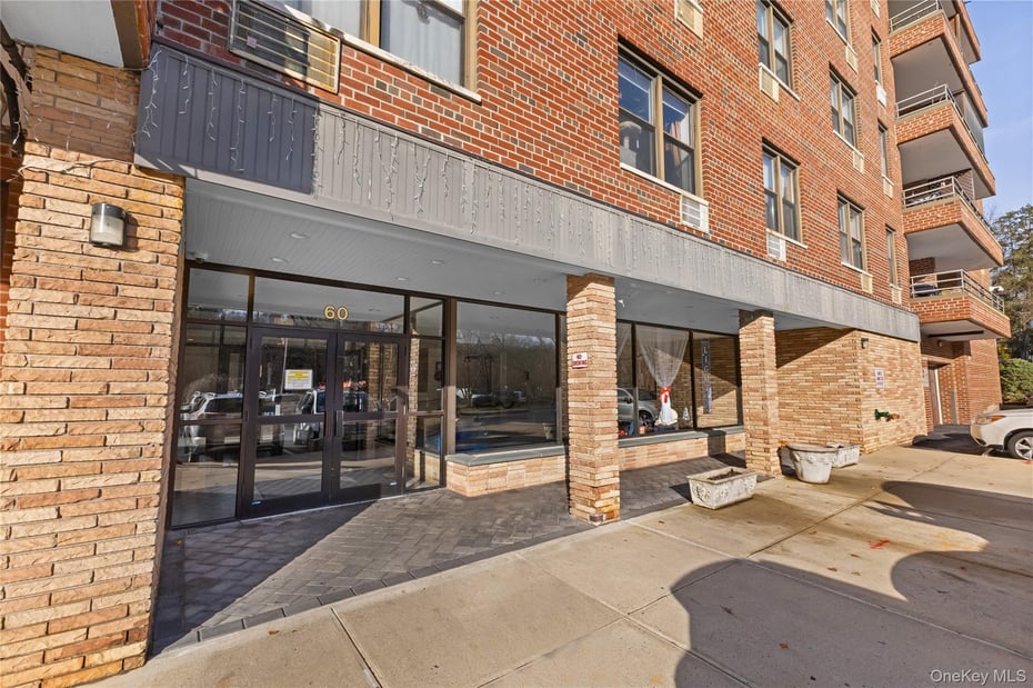 60 Barker Street  #317 Photo 2