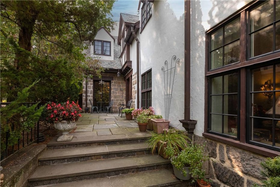 3007 Netherland Avenue Photo 4