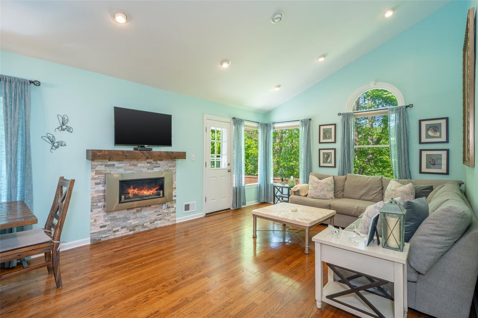 20 Knowlton Avenue Photo 7