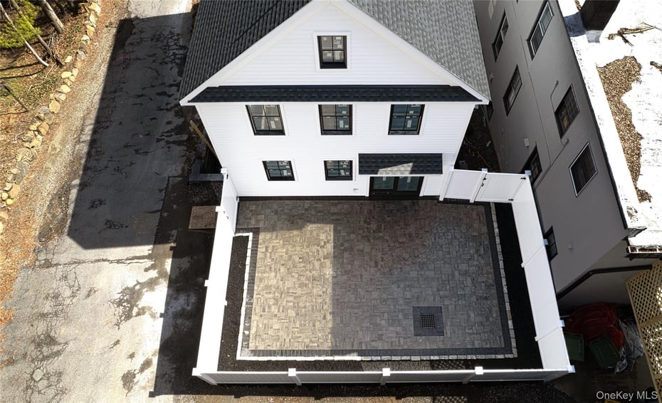 155 Grand Street Photo 12