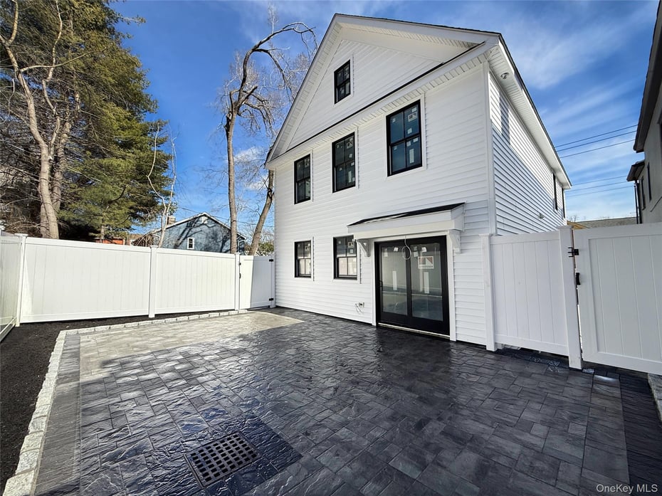 155 Grand Street Photo 11